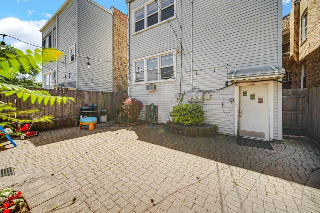 3130 West Wilson Avenue Chicago IL 60625