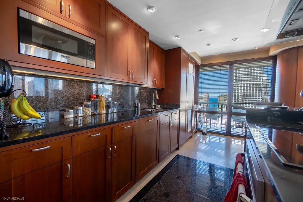111 West Maple Street Chicago IL 60610