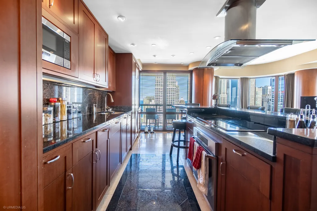 111 West Maple Street Chicago IL 60610