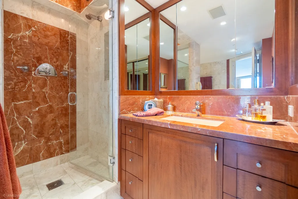 111 West Maple Street Chicago IL 60610
