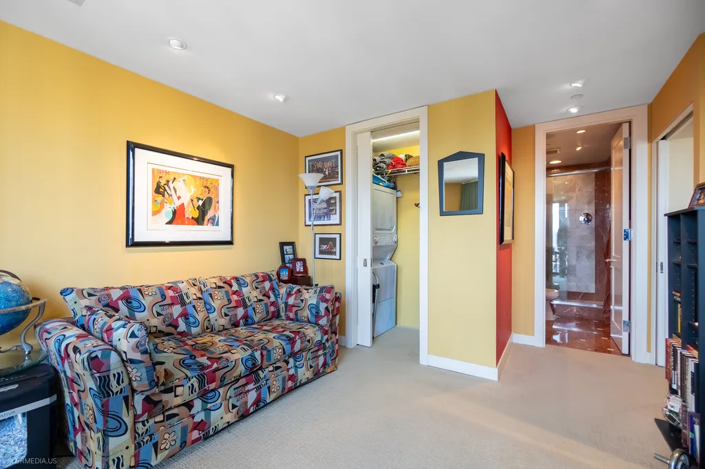 111 West Maple Street Chicago IL 60610