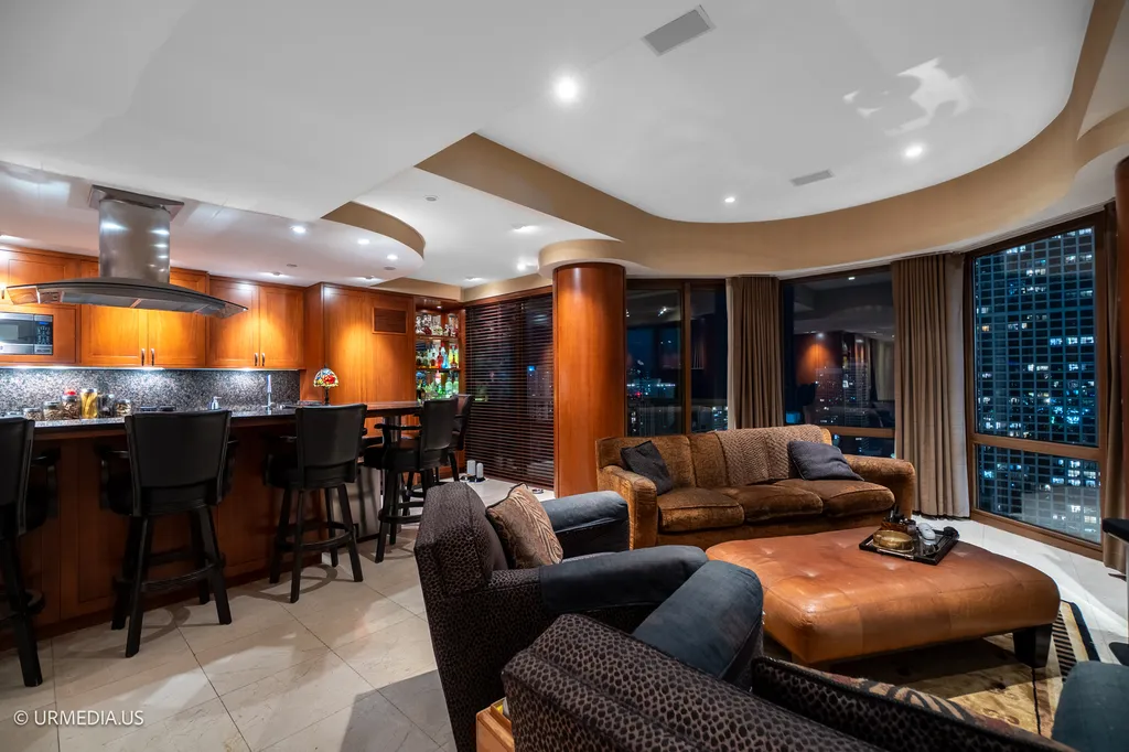 111 West Maple Street Chicago IL 60610