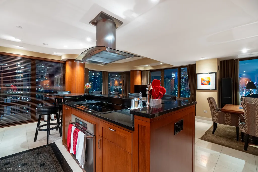 111 West Maple Street Chicago IL 60610