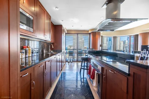 111 West Maple Street Chicago IL 60610
