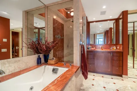 111 West Maple Street Chicago IL 60610