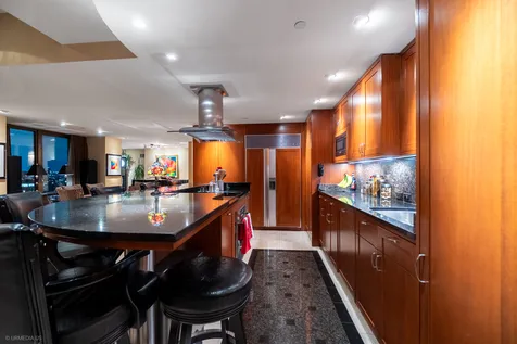 111 West Maple Street Chicago IL 60610