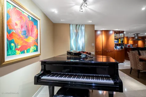 111 West Maple Street Chicago IL 60610