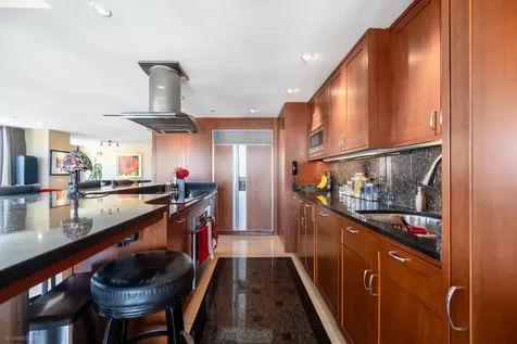 111 West Maple Street Chicago IL 60610