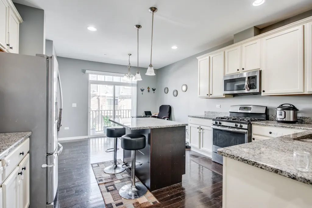 2875 Henley Lane Naperville IL 60540