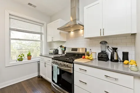 856 North Hermitage Avenue Chicago IL 60622
