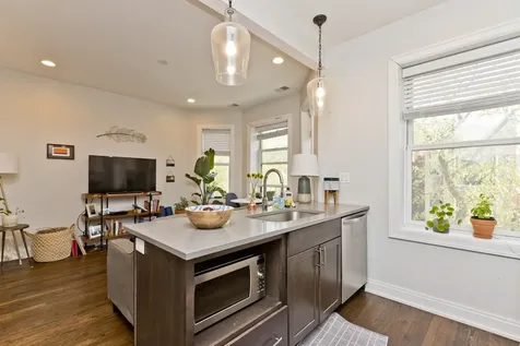 856 North Hermitage Avenue Chicago IL 60622