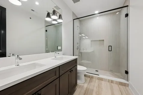 2214 West Oakdale Avenue Chicago IL 60618
