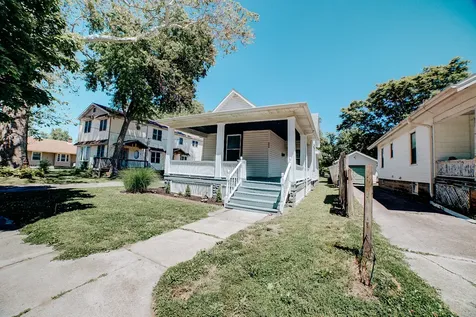 424 North 2nd Street Watseka IL 60970
