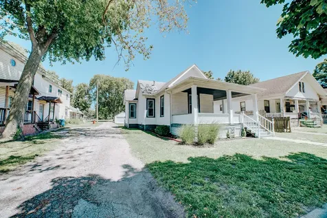 424 North 2nd Street Watseka IL 60970