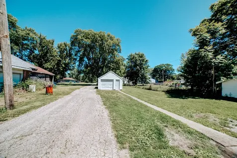424 North 2nd Street Watseka IL 60970