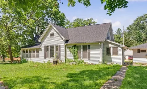 307 South Lincoln Street Mahomet IL 61853