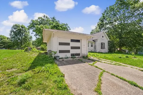 307 South Lincoln Street Mahomet IL 61853