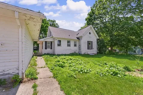 307 South Lincoln Street Mahomet IL 61853