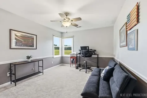 117 Dunham Place Common St. Charles IL 60174