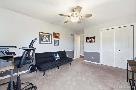117 Dunham Place Common St. Charles IL 60174