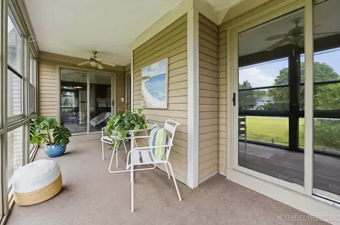 117 Dunham Place Common St. Charles IL 60174