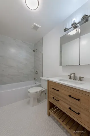 2435 West Polk Street Chicago IL 60612