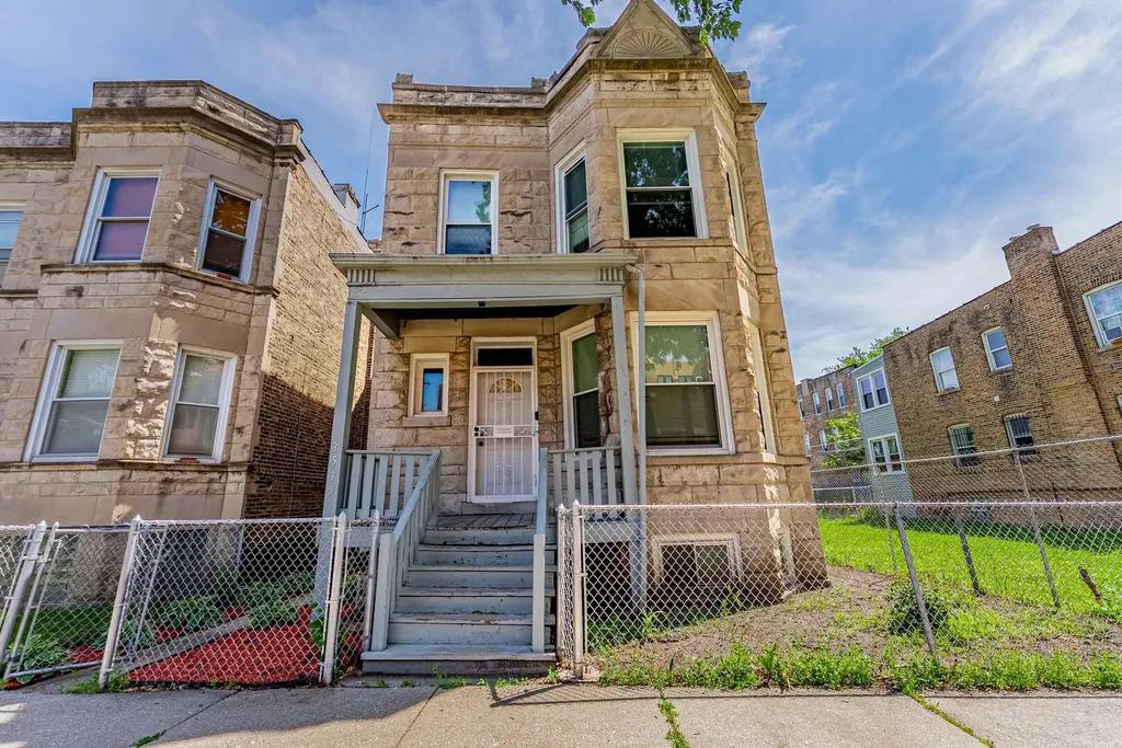 3535 West Walnut Street Chicago IL 60624