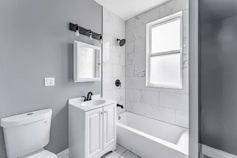 3535 West Walnut Street Chicago IL 60624