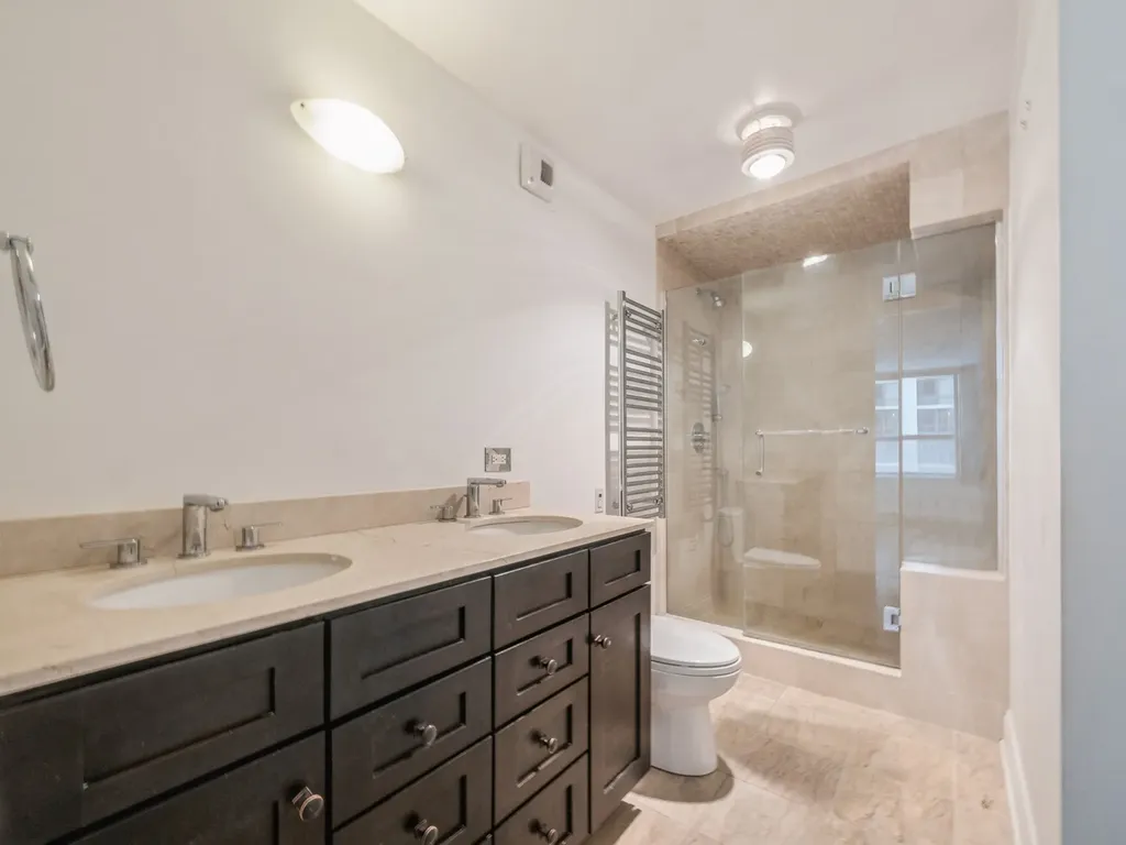 2626 North Lakeview Avenue Chicago IL 60614