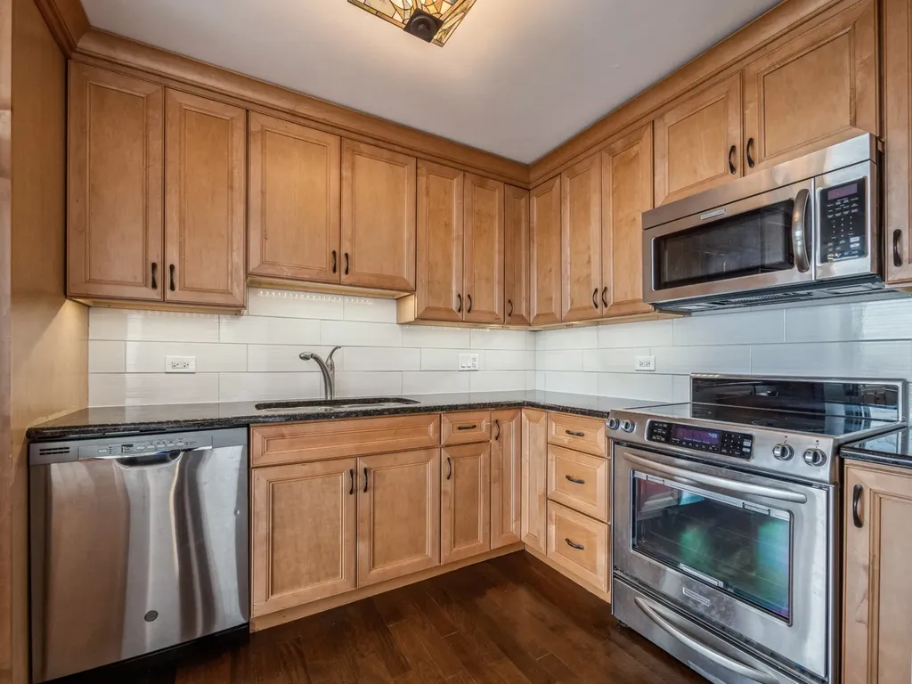 2626 North Lakeview Avenue Chicago IL 60614