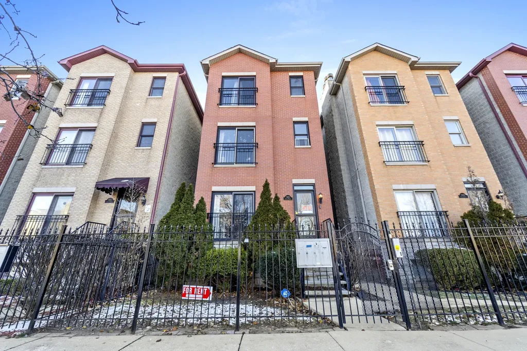 5852 South Prairie Avenue Chicago IL 60637
