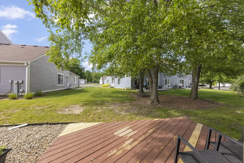 2736 Prairieview Lane S Aurora IL 60502