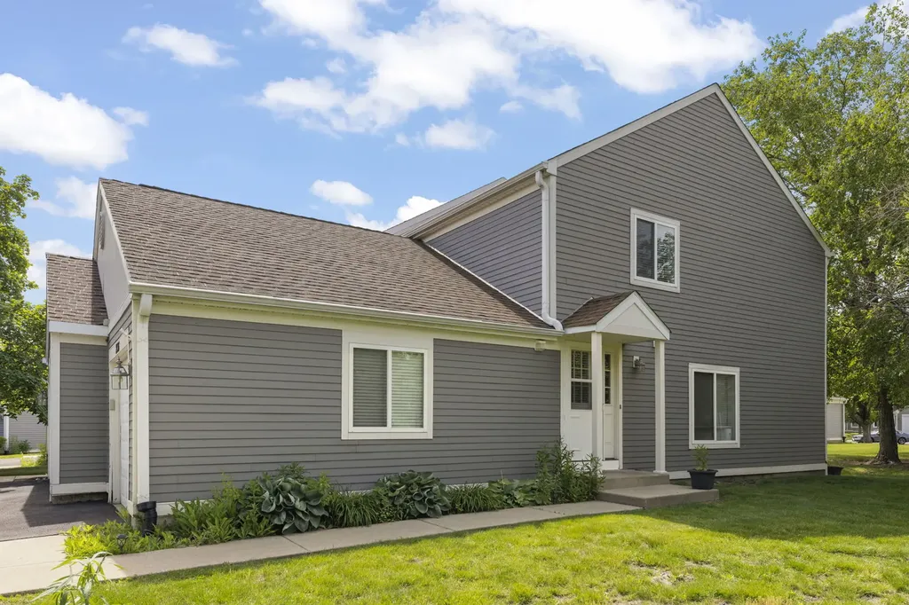 2736 Prairieview Lane S Aurora IL 60502