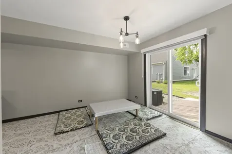 2736 Prairieview Lane S Aurora IL 60502