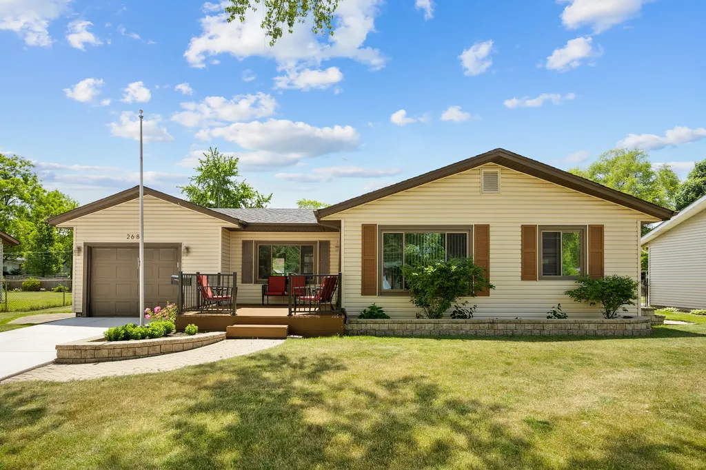 268 Thunderbird Trail Carol Stream IL 60188