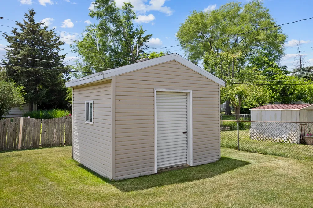 268 Thunderbird Trail Carol Stream IL 60188