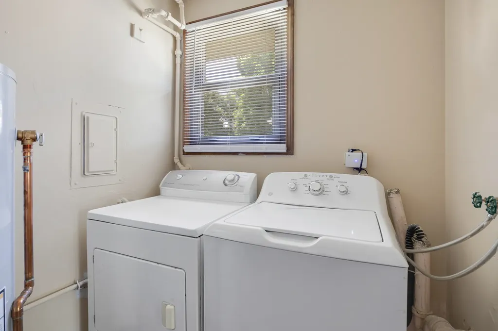 268 Thunderbird Trail Carol Stream IL 60188