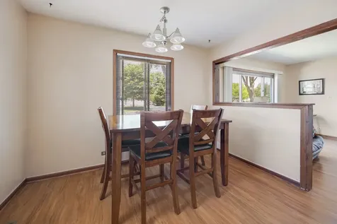 268 Thunderbird Trail Carol Stream IL 60188