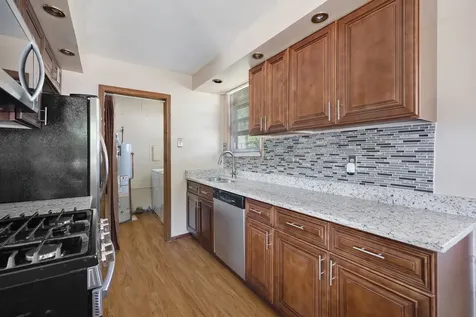 268 Thunderbird Trail Carol Stream IL 60188
