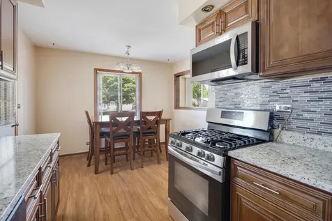268 Thunderbird Trail Carol Stream IL 60188