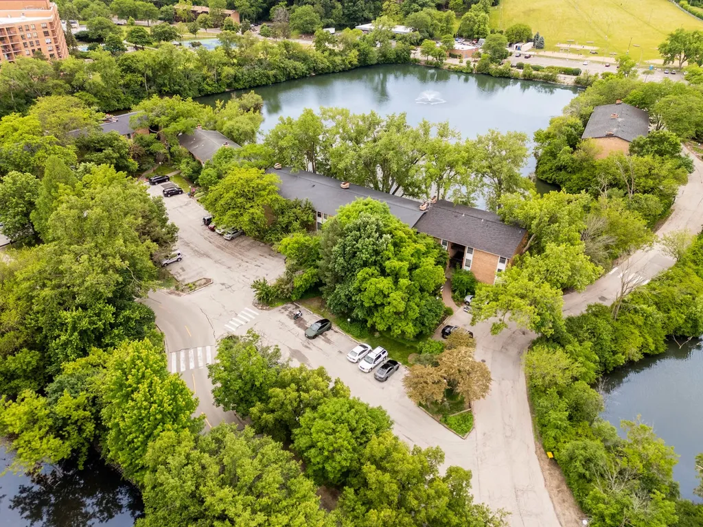 5537 East Lake Drive Lisle IL 60532