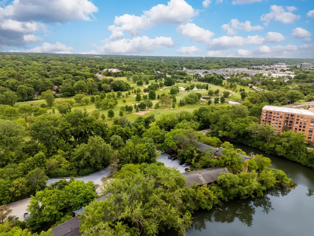 5537 East Lake Drive Lisle IL 60532