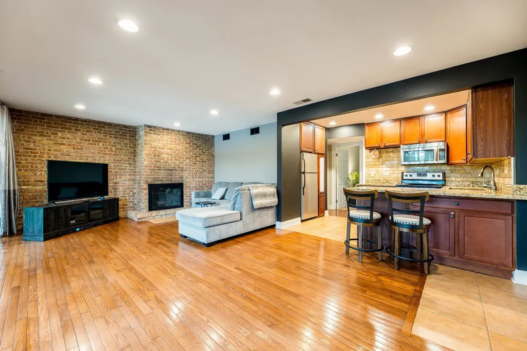 5537 East Lake Drive Lisle IL 60532