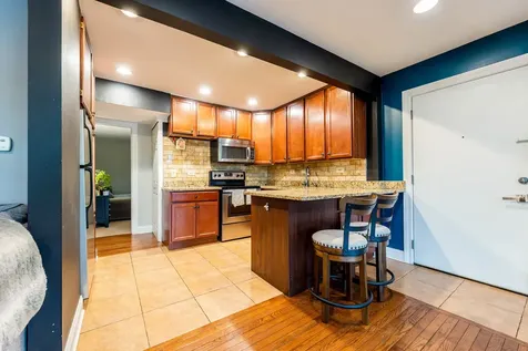 5537 East Lake Drive Lisle IL 60532