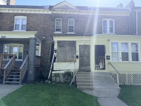 10537 South Corliss Avenue Chicago IL 60628