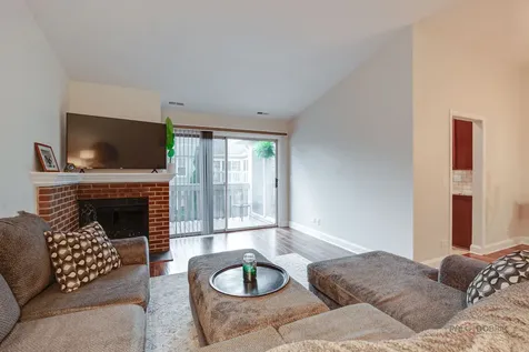 1261 Streamwood Lane Vernon Hills IL 60061
