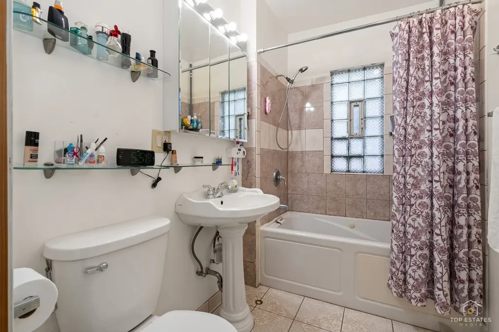 4019 North Bernard Street Chicago IL 60618