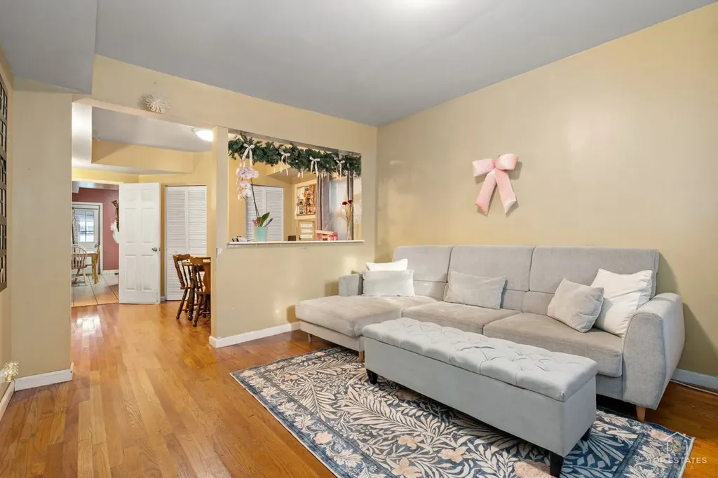 4019 North Bernard Street Chicago IL 60618