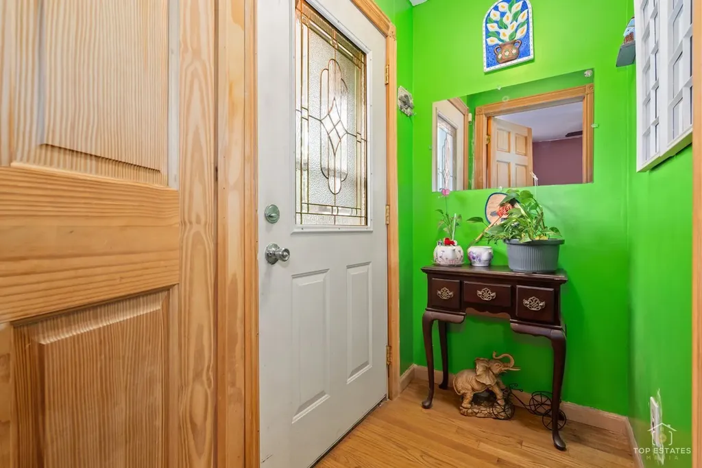 4019 North Bernard Street Chicago IL 60618