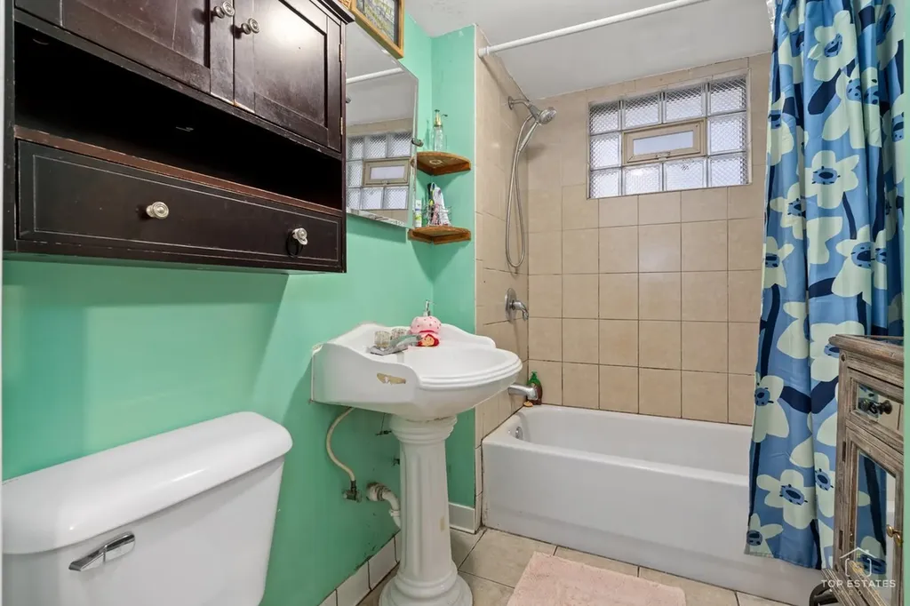 4019 North Bernard Street Chicago IL 60618